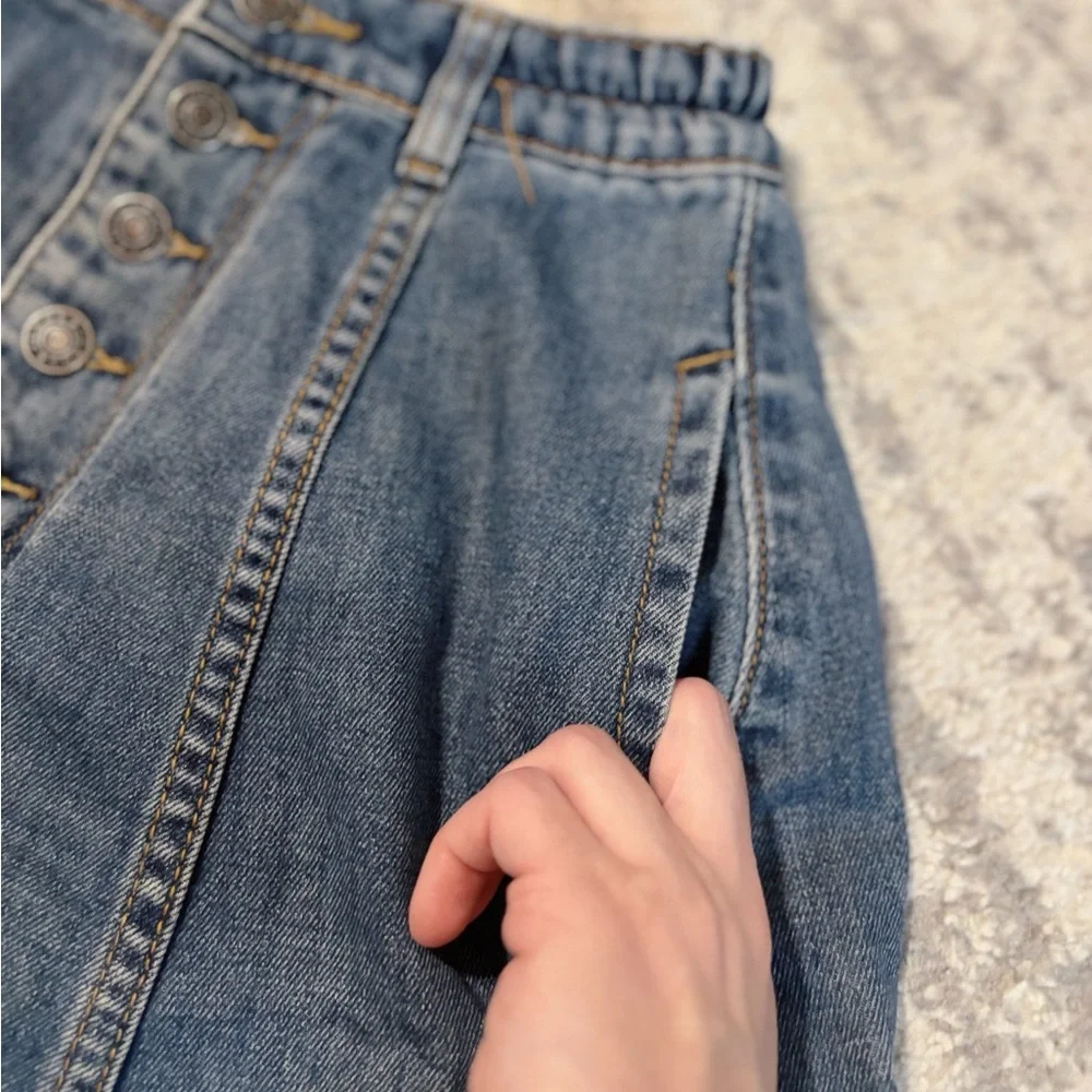 Button down denim skirt - Picture 3 of 6